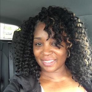 Meet your Posher, Monique